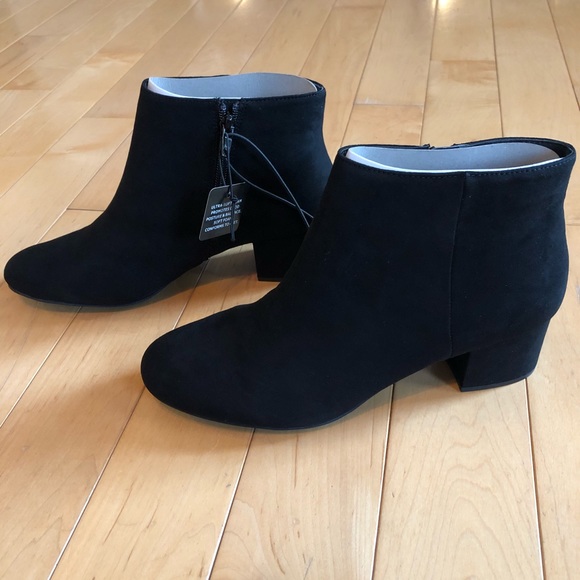 NWT Black Booties with Black Heel - Picture 3 of 6